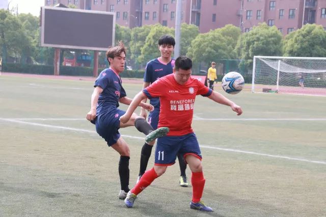 骑士总裁：哈登坚持带伤出战 用坚韧感染了全队 我们需要这种精神